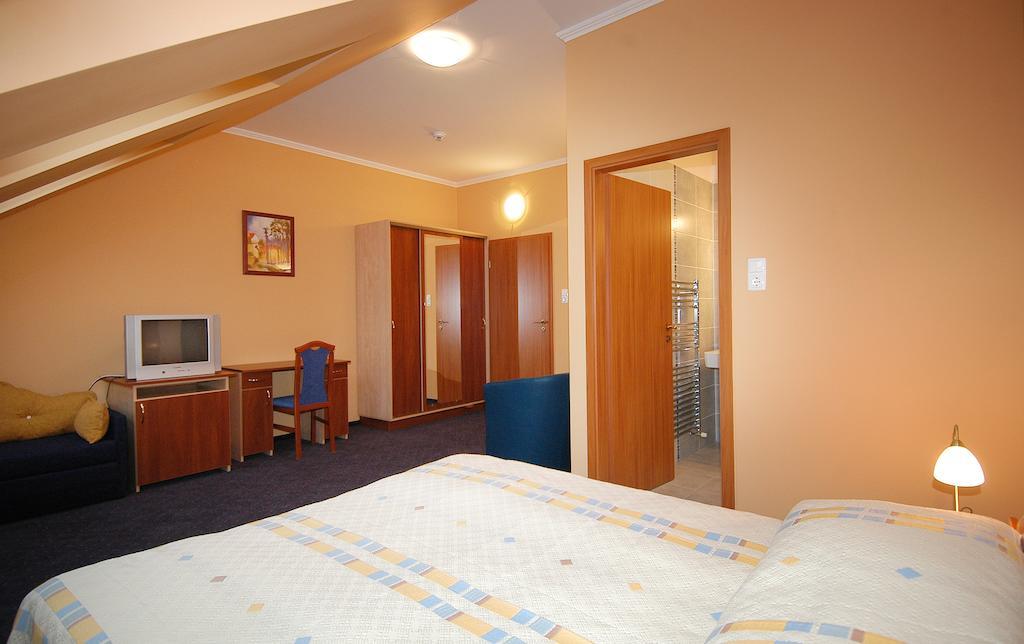 Tuenderpart Vendeghaz Hotel Eger Room photo